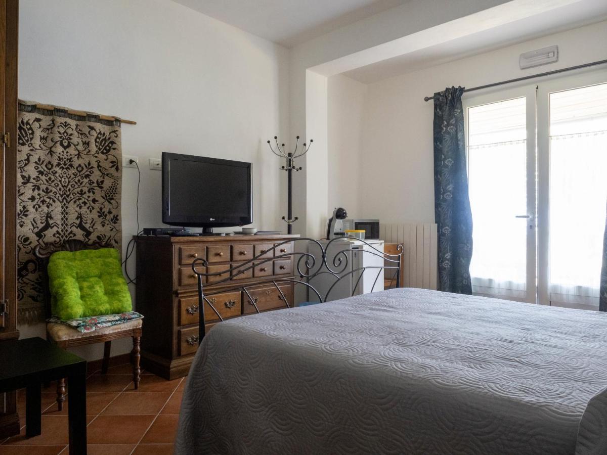피에트라리구레 Tra Gli Ulivi B&B 외부 사진